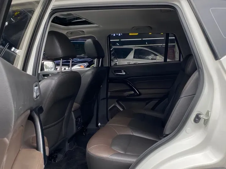 2024 Century Century 3.5L 262HP V6 E-CVT PHEV 18.1KWH,autocango,china used car exporter,china ev exporter,chinese used car exporter,chinese used ev exporter