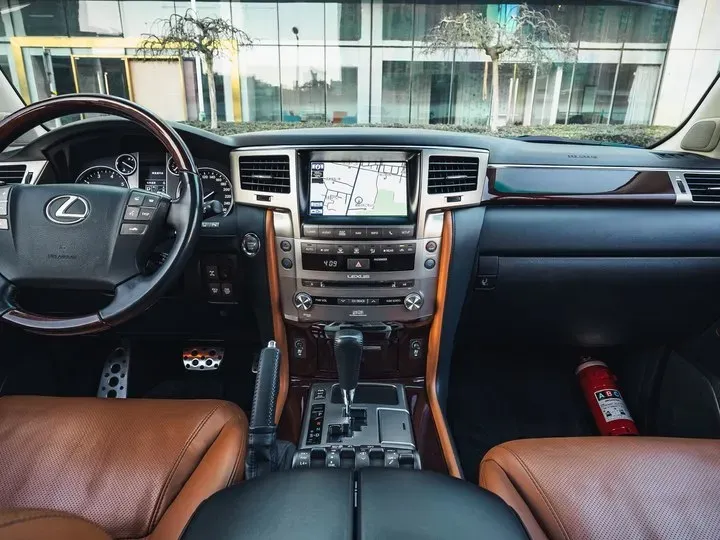 2009 Lexus LX 5.7L 367HP V8 6AT,autocango,china used car exporter,china ev exporter,chinese used car exporter,chinese used ev exporter