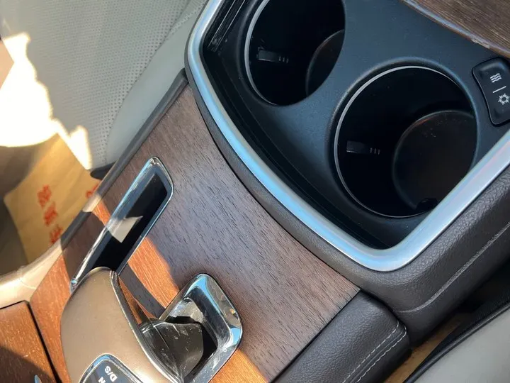 2014 Chrysler 300C 3.0L 234HP V6 8AT,autocango,china used car exporter,china ev exporter,chinese used car exporter,chinese used ev exporter