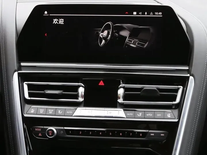 2019 BMW M8 4.4T 600HP V8 8AT,autocango,china used car exporter,china ev exporter,chinese used car exporter,chinese used ev exporter