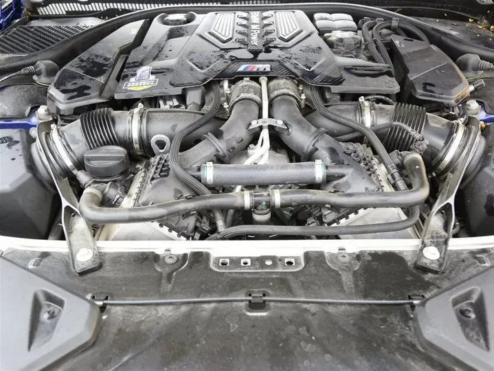 2019 BMW M8 4.4T 600HP V8 8AT,autocango,china used car exporter,china ev exporter,chinese used car exporter,chinese used ev exporter