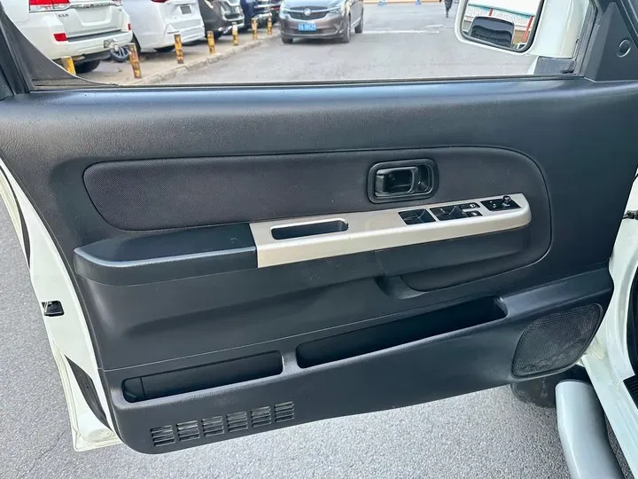 2013 Nissan Paladin 2.4L 150HP L4 5MT,autocango,china used car exporter,china ev exporter,chinese used car exporter,chinese used ev exporter