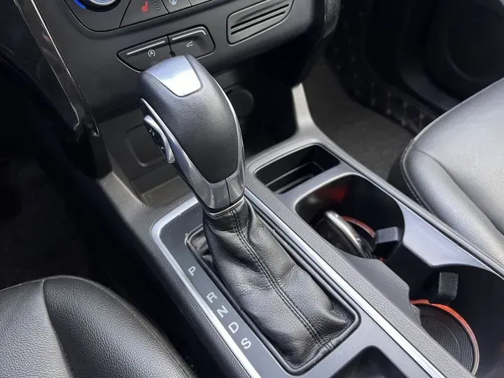 2019 Ford Kuga 1.5T 181HP L4 6AT,autocango,china used car exporter,china ev exporter,chinese used car exporter,chinese used ev exporter