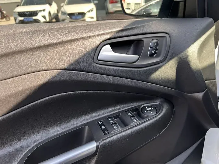 2019 Ford Kuga 1.5T 181HP L4 6AT,autocango,china used car exporter,china ev exporter,chinese used car exporter,chinese used ev exporter