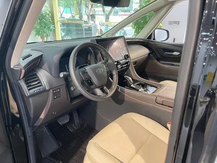 2024 Toyota Alphard 2.5L 190HP L4 E-CVT Hybrid,autocango,china used car exporter,china ev exporter,chinese used car exporter,chinese used ev exporter