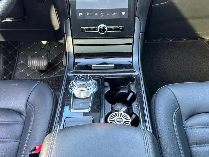 2020 Ford Edge 2.0T 245HP L4 8AT,autocango,china used car exporter,china ev exporter,chinese used car exporter,chinese used ev exporter