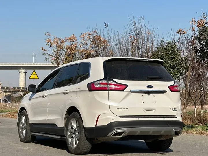 2020 Ford Edge 2.0T 245HP L4 8AT,autocango,china used car exporter,china ev exporter,chinese used car exporter,chinese used ev exporter