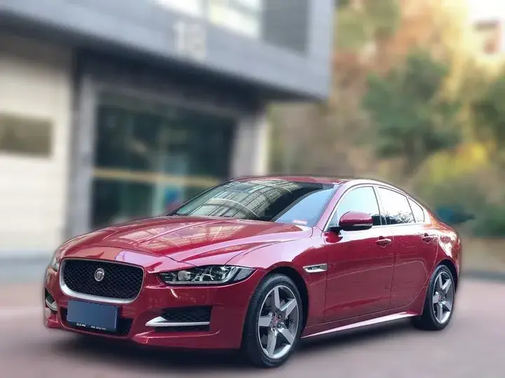 2015 Jaguar XE 2.0T 200HP L4 8AT
