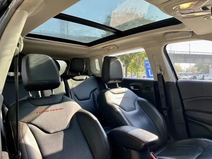 2017 Jeep Compass 2.4L 175HP L4 9AT,autocango,china used car exporter,china ev exporter,chinese used car exporter,chinese used ev exporter