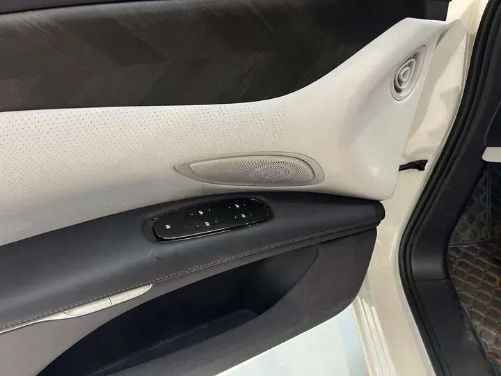 2023 IM LS7 BEV 100KWH,autocango,china used car exporter,china ev exporter,chinese used car exporter,chinese used ev exporter