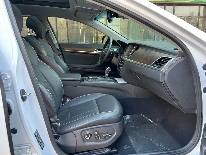 2015 Hyundai Cenesis 3.0L 257HP V6 8AT,autocango,china used car exporter,china ev exporter,chinese used car exporter,chinese used ev exporter