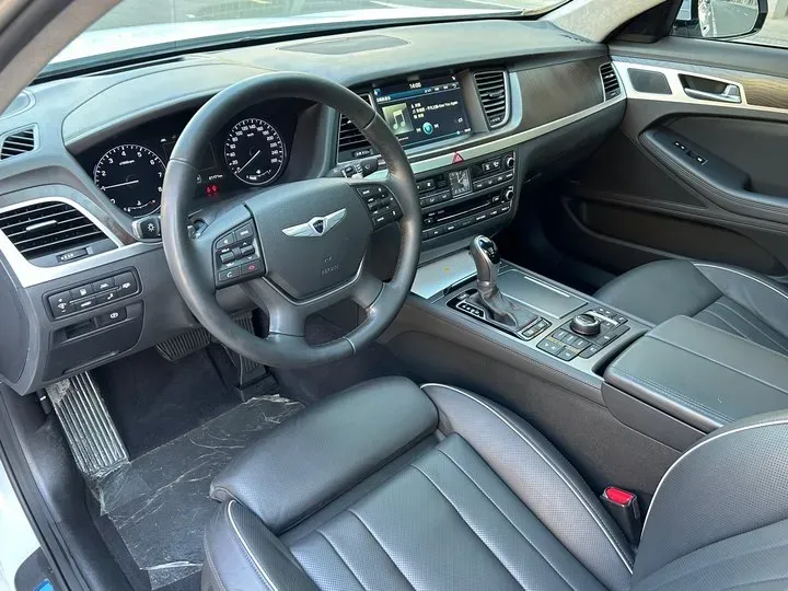 2015 Hyundai Cenesis 3.0L 257HP V6 8AT,autocango,china used car exporter,china ev exporter,chinese used car exporter,chinese used ev exporter