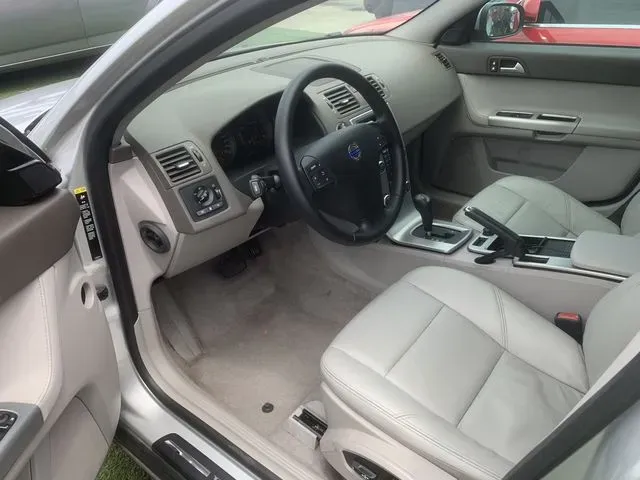 2009 Volvo S40 2.0L 141HP L4 6DCT,autocango,china used car exporter,china ev exporter,chinese used car exporter,chinese used ev exporter