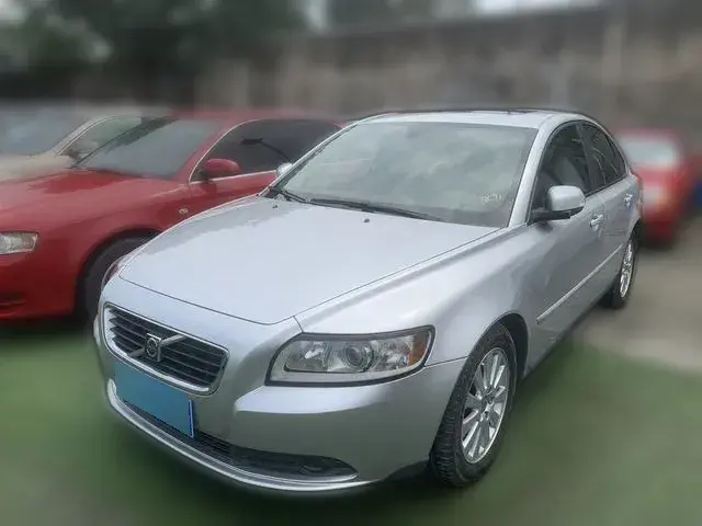 2009 Volvo S40 2.0L 141HP L4 6DCT