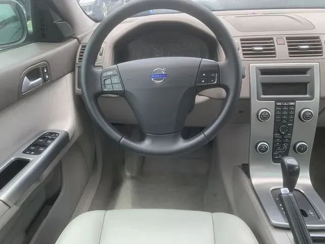 2009 Volvo S40 2.0L 141HP L4 6DCT,autocango,china used car exporter,china ev exporter,chinese used car exporter,chinese used ev exporter