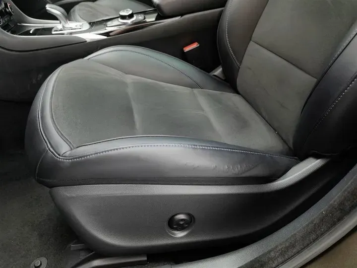 2018 Infiniti QX30 1.6T 156HP L4 7DCT,autocango,china used car exporter,china ev exporter,chinese used car exporter,chinese used ev exporter