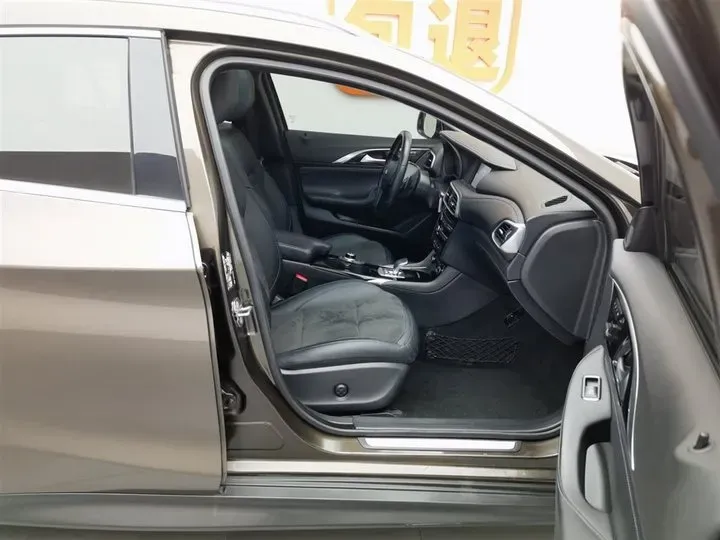 2018 Infiniti QX30 1.6T 156HP L4 7DCT,autocango,china used car exporter,china ev exporter,chinese used car exporter,chinese used ev exporter