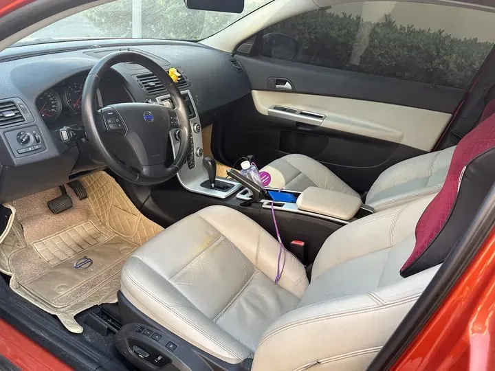 2012 Volvo C30 2.0L 145HP L4 6DCT,autocango,china used car exporter,china ev exporter,chinese used car exporter,chinese used ev exporter