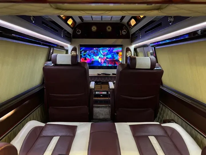 2011 Ford E350 5.4L 258HP V8 5AT,autocango,china used car exporter,china ev exporter,chinese used car exporter,chinese used ev exporter