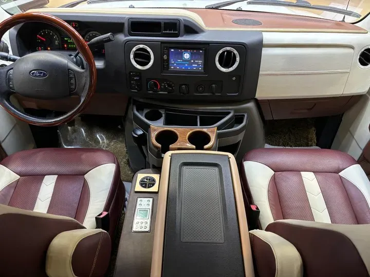 2011 Ford E350 5.4L 258HP V8 5AT,autocango,china used car exporter,china ev exporter,chinese used car exporter,chinese used ev exporter