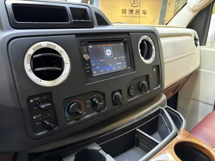 2011 Ford E350 5.4L 258HP V8 5AT,autocango,china used car exporter,china ev exporter,chinese used car exporter,chinese used ev exporter