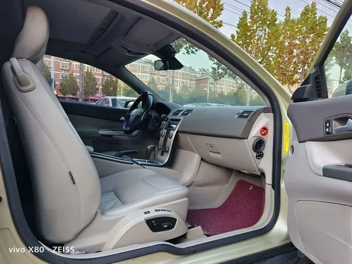 2008 Volvo C30 2.4L 170HP L5 5AT,autocango,china used car exporter,china ev exporter,chinese used car exporter,chinese used ev exporter