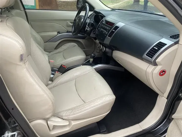 2008 Mitsubishi Outlander 3.0L 220HP V6 6AT,autocango,china used car exporter,china ev exporter,chinese used car exporter,chinese used ev exporter