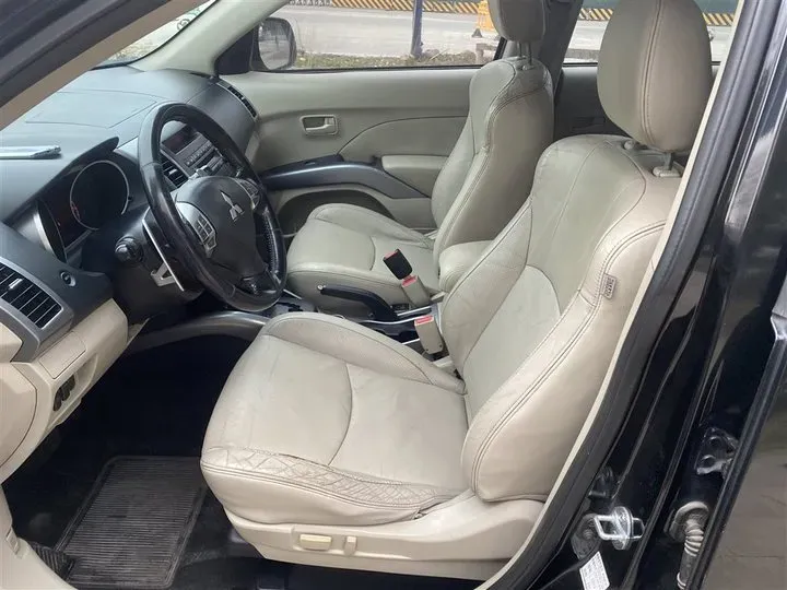 2008 Mitsubishi Outlander 3.0L 220HP V6 6AT,autocango,china used car exporter,china ev exporter,chinese used car exporter,chinese used ev exporter