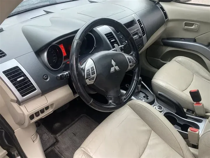 2008 Mitsubishi Outlander 3.0L 220HP V6 6AT,autocango,china used car exporter,china ev exporter,chinese used car exporter,chinese used ev exporter