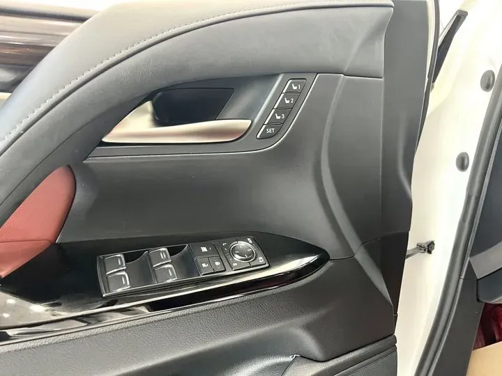 2009 Lexus LX 5.7L 367HP V8 6AT,autocango,china used car exporter,china ev exporter,chinese used car exporter,chinese used ev exporter