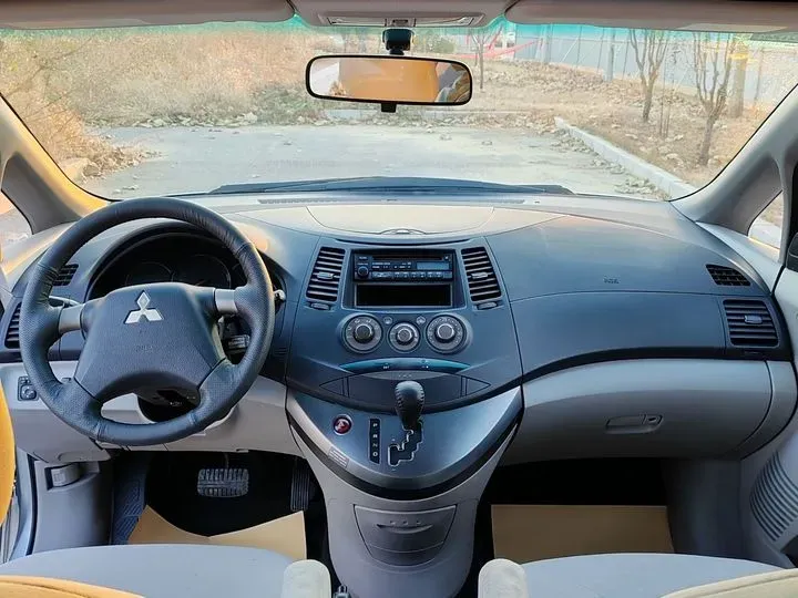 2006 Mitsubishi Grandis 2.4L 165HP L4 4AT,autocango,china used car exporter,china ev exporter,chinese used car exporter,chinese used ev exporter