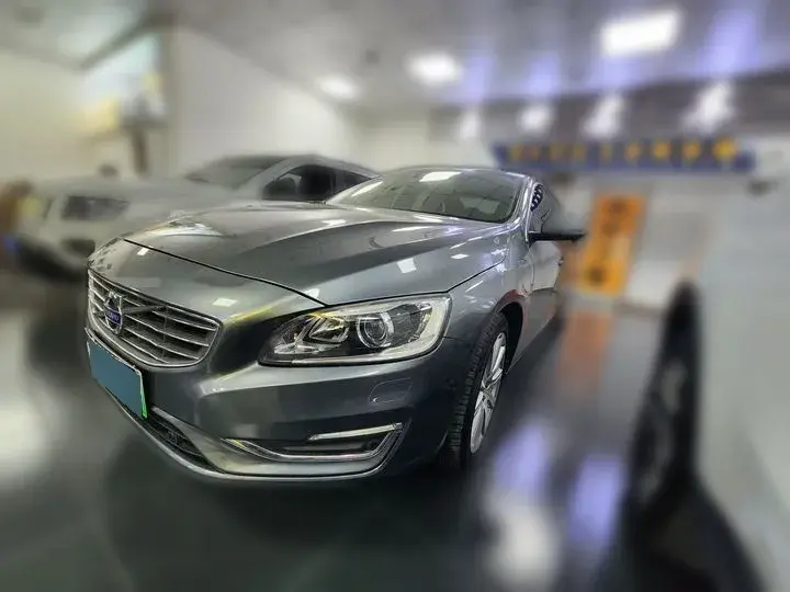 2015 Volvo S60 2.0T 238HP L4 8AT PHEV 11.2KWH