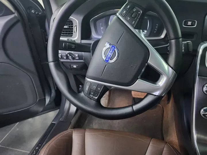 2015 Volvo S60 2.0T 238HP L4 8AT PHEV 11.2KWH,autocango,china used car exporter,china ev exporter,chinese used car exporter,chinese used ev exporter