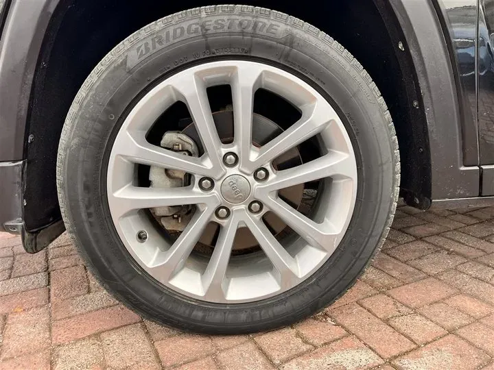 2020 Jeep Grand Commander 2.0T 265HP L4 9AT,autocango,china used car exporter,china ev exporter,chinese used car exporter,chinese used ev exporter