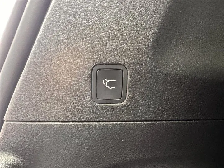 2020 Jeep Grand Commander 2.0T 265HP L4 9AT,autocango,china used car exporter,china ev exporter,chinese used car exporter,chinese used ev exporter