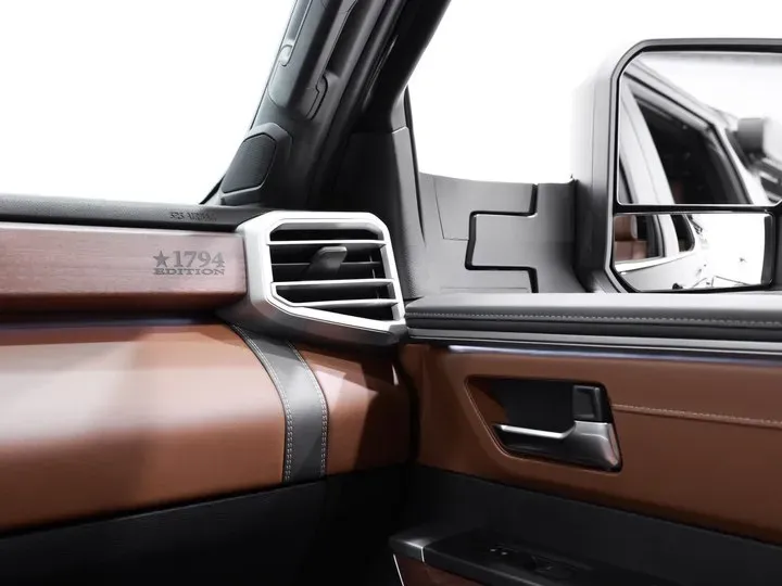 2022 JunTian YongMengZhe 3.5T 381HP V6 10AT,autocango,china used car exporter,china ev exporter,chinese used car exporter,chinese used ev exporter