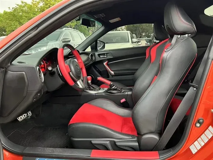 2013 Toyota 86 2.0L 200HP H4 6AT,autocango,china used car exporter,china ev exporter,chinese used car exporter,chinese used ev exporter