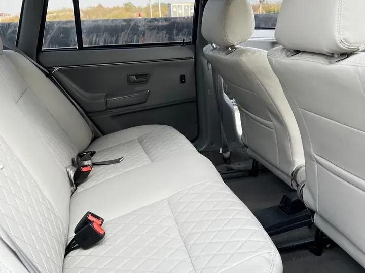 2004 Volkswagen Santana Classic 1.8L 95HP L4 5MT,autocango,china used car exporter,china ev exporter,chinese used car exporter,chinese used ev exporter