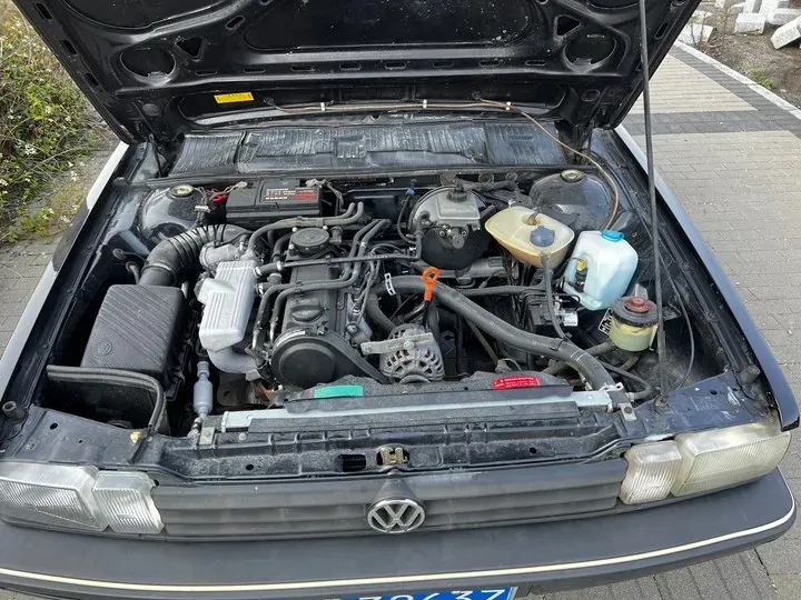 2004 Volkswagen Santana Classic 1.8L 95HP L4 5MT,autocango,china used car exporter,china ev exporter,chinese used car exporter,chinese used ev exporter