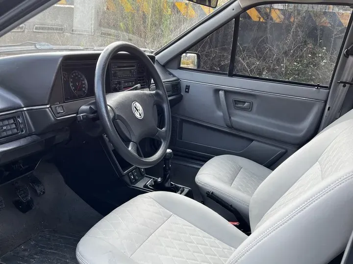 2004 Volkswagen Santana Classic 1.8L 95HP L4 5MT,autocango,china used car exporter,china ev exporter,chinese used car exporter,chinese used ev exporter