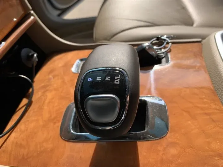 2013 Chrysler 300C 3.6L 286HP V6 8AT,autocango,china used car exporter,china ev exporter,chinese used car exporter,chinese used ev exporter