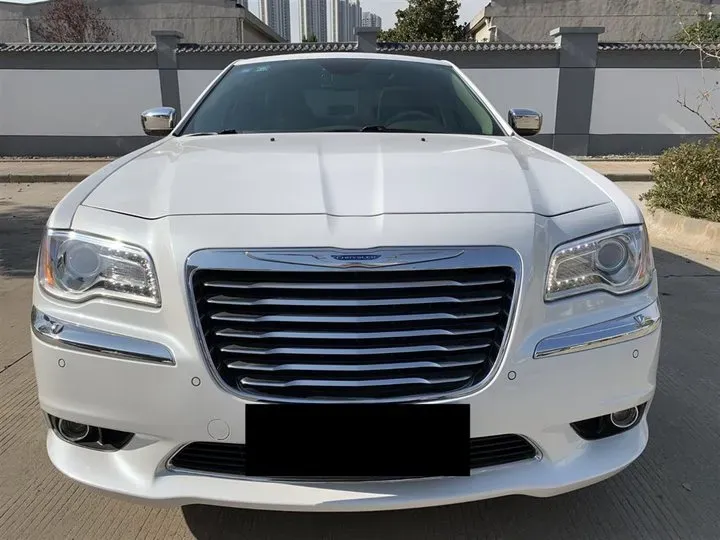 2013 Chrysler 300C 3.6L 286HP V6 8AT,autocango,china used car exporter,china ev exporter,chinese used car exporter,chinese used ev exporter