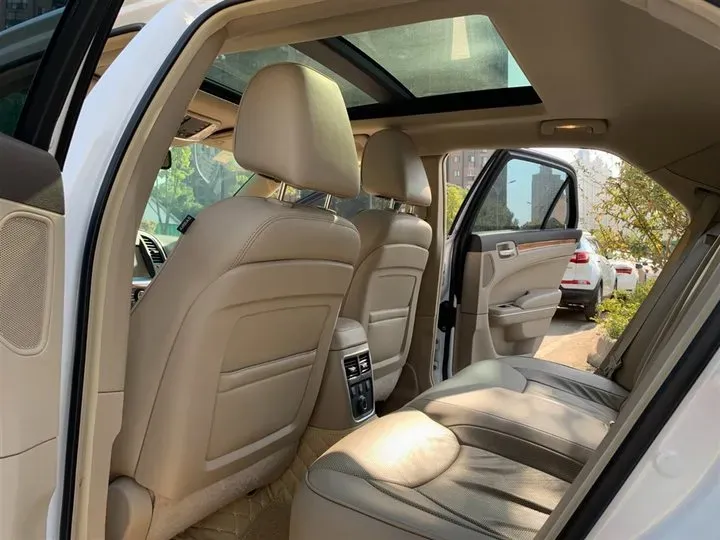 2013 Chrysler 300C 3.6L 286HP V6 8AT,autocango,china used car exporter,china ev exporter,chinese used car exporter,chinese used ev exporter