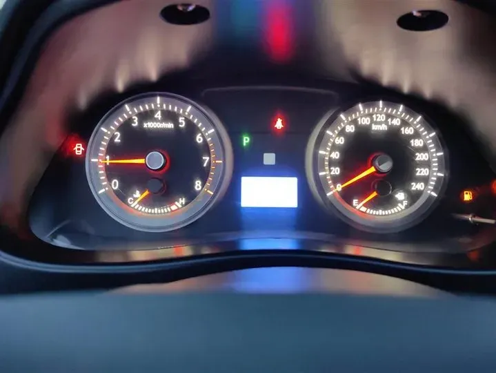 2013 Geely EC8 2.0L 141HP L4 6AT,autocango,china used car exporter,china ev exporter,chinese used car exporter,chinese used ev exporter