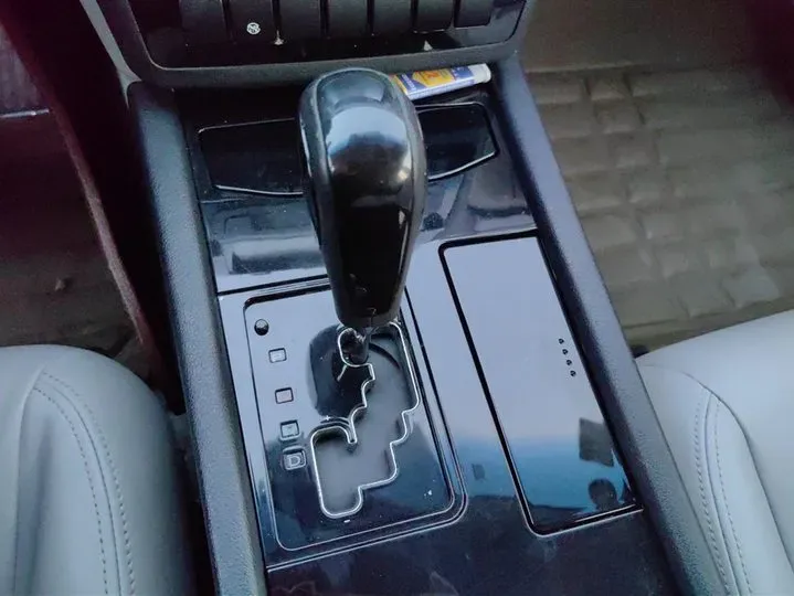 2013 Geely EC8 2.0L 141HP L4 6AT,autocango,china used car exporter,china ev exporter,chinese used car exporter,chinese used ev exporter