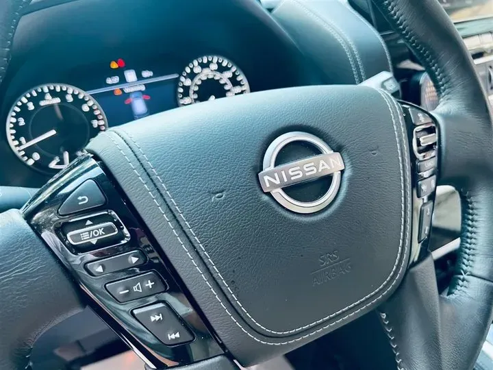 2023 Nissan Patrol 5.6L 400HP V8 7AT,autocango,china used car exporter,china ev exporter,chinese used car exporter,chinese used ev exporter