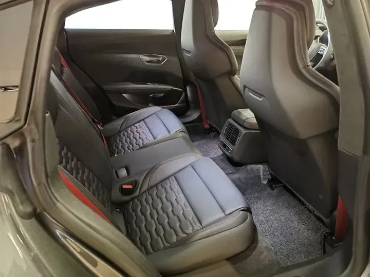 2023 Audi RS e-tron GT 2AT BEV 93.4KWH,autocango,china used car exporter,china ev exporter,chinese used car exporter,chinese used ev exporter