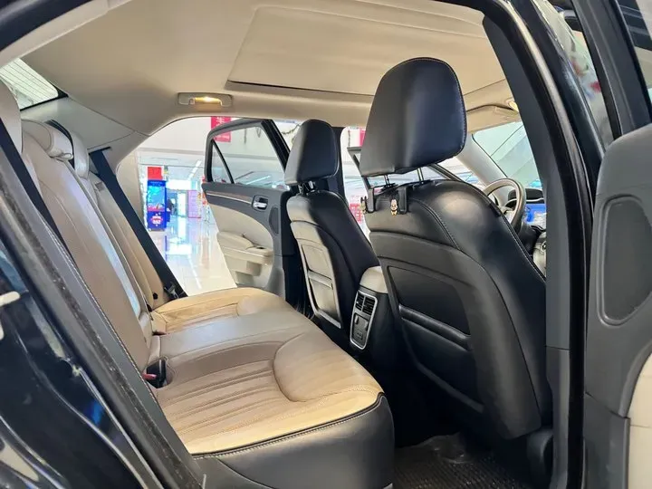 2016 Chrysler 300C 3.0L 234HP V6 8AT,autocango,china used car exporter,china ev exporter,chinese used car exporter,chinese used ev exporter