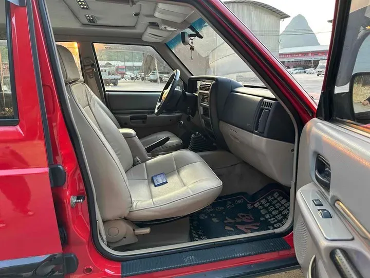 2005 Jeep Beijing JEEP 2.4L 127HP L4 5MT,autocango,china used car exporter,china ev exporter,chinese used car exporter,chinese used ev exporter