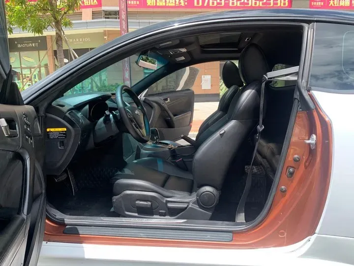 2012 Hyundai Rohens-Coupe 2.0T 260HP L4 8AT,autocango,china used car exporter,china ev exporter,chinese used car exporter,chinese used ev exporter